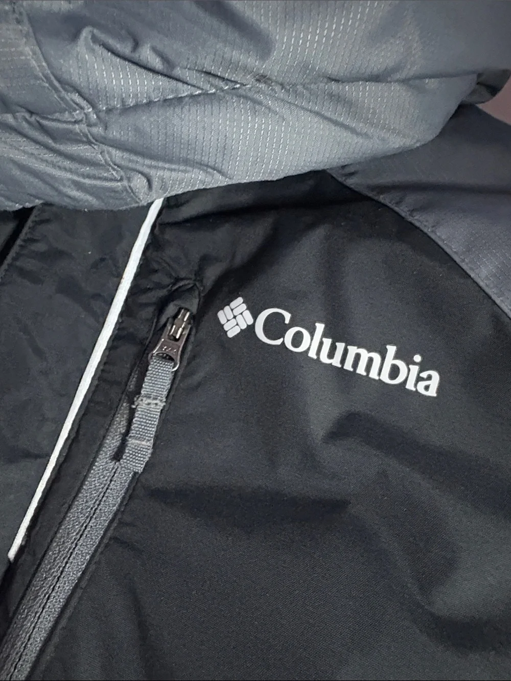 Columbia Boys (XS) Black & Gray Insulated Hooded Winter Jacket.